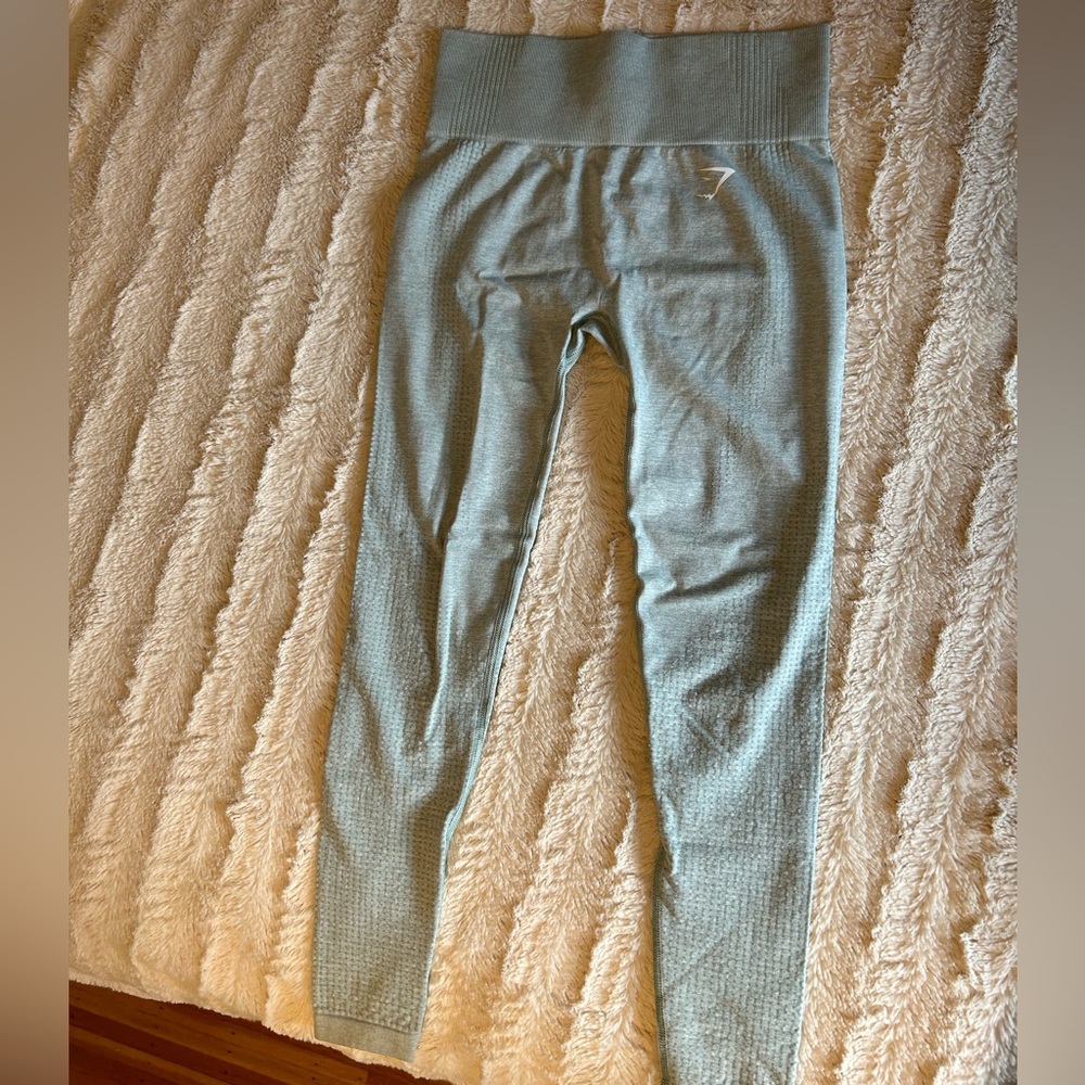 Women’s gym shark workout leggings. size small, color light blue